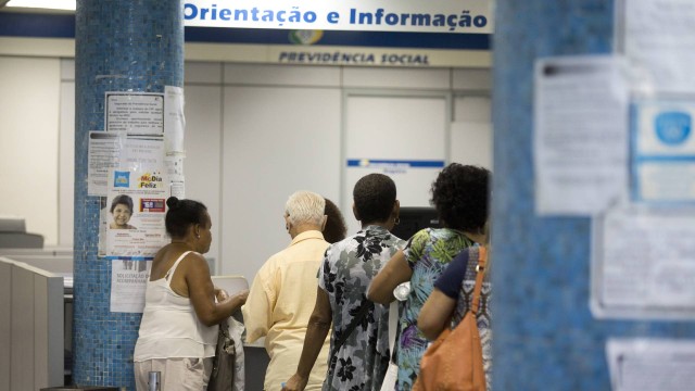 Justiça concede troca de benefício a aposentados do INSS